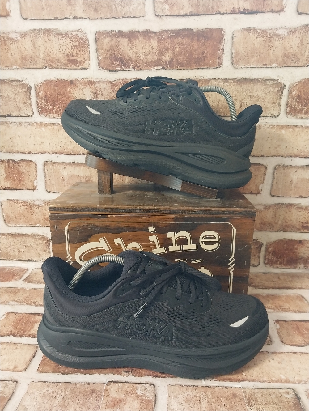 Pre-owned Hoka One One Bondi 9